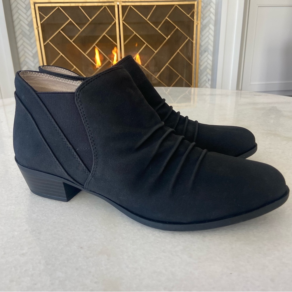 Life Stride Aurora Black Ankle Bootie Shoes 9 Velocity Memory Foam Comfort